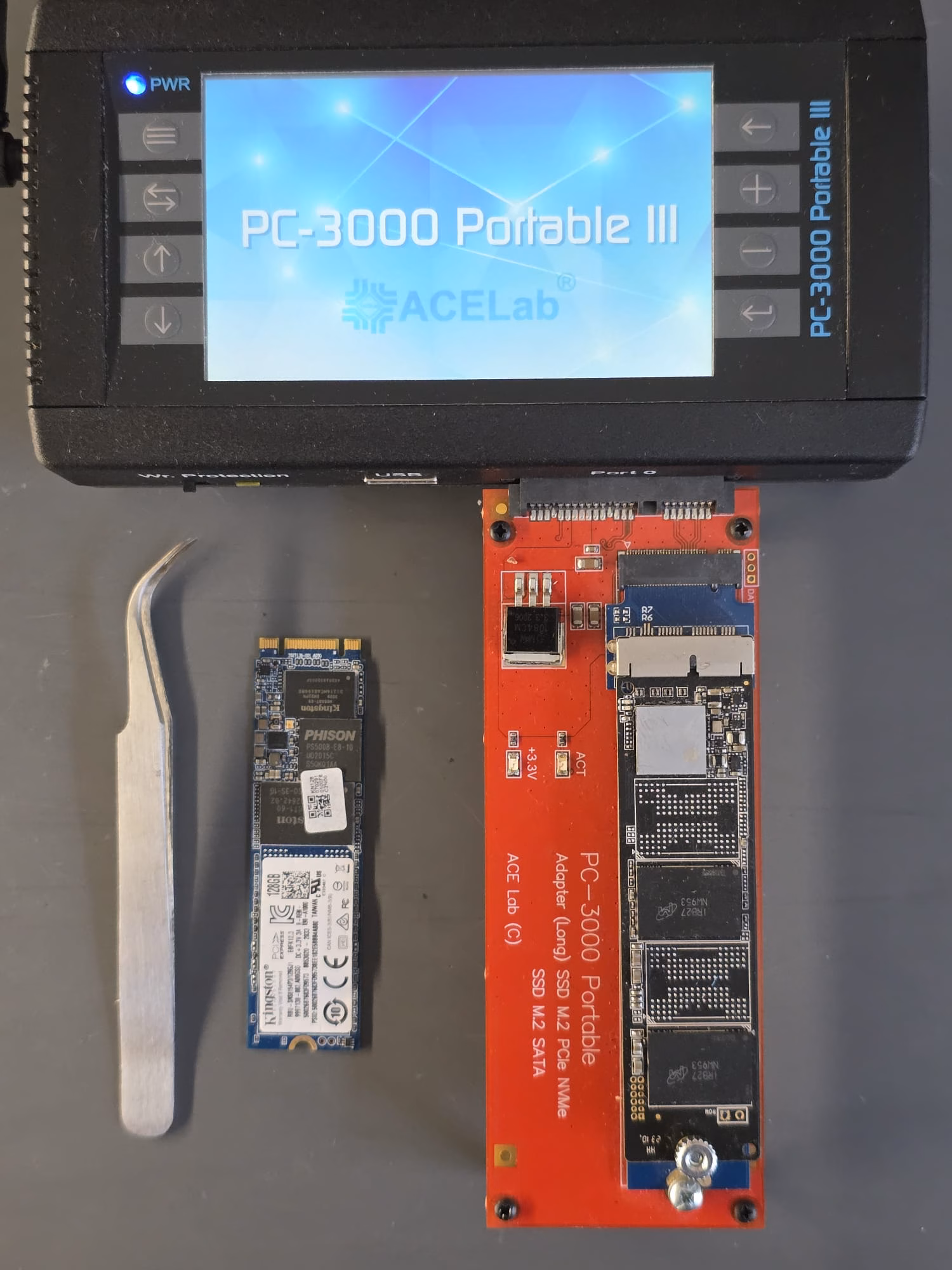 PC-3000 Portable für SSD- und NVMe-Diagnostik im LRZT DatenLabor